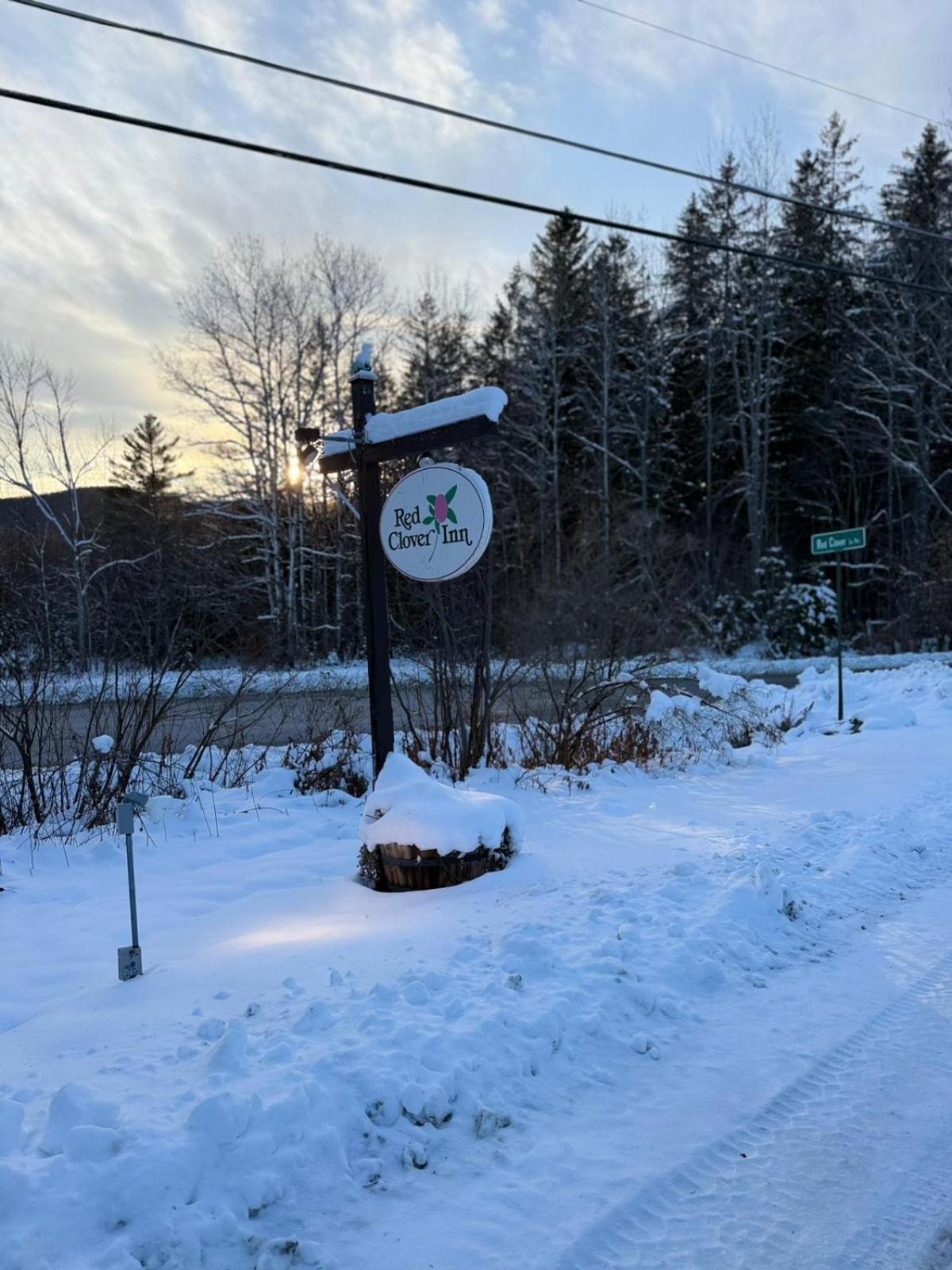 Red Clover Inn Mendon Exterior photo